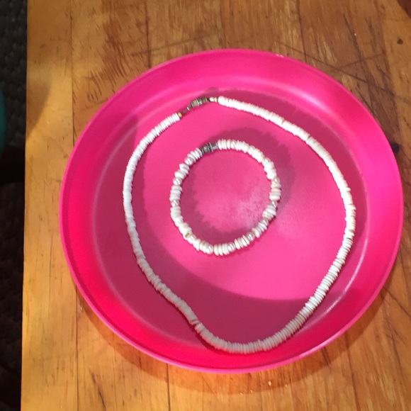 Vintage Hawaii puka shell necklace & bracelet - Picture 3 of 3